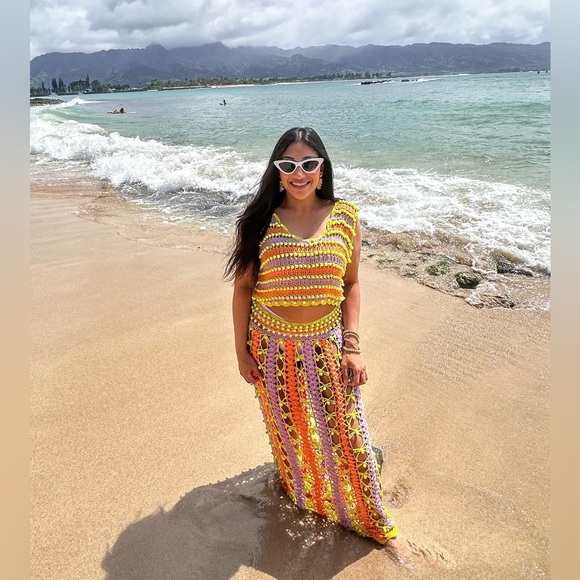 CeliaB Argento Crochet Skirt and Crop Top Set - Picture 3 of 10